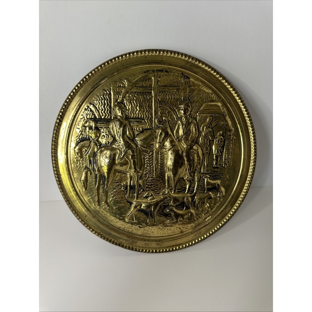 Vintage Hammered Brass Wall‎ Plate Traditional English Fox Hunting Scene